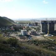 Widok ze Wzgórza Zaisan (sierpień).