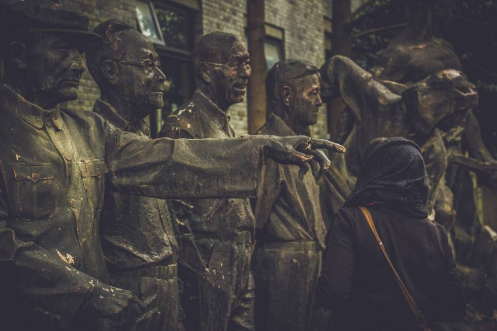Скульптуры в парке Ханчжоу