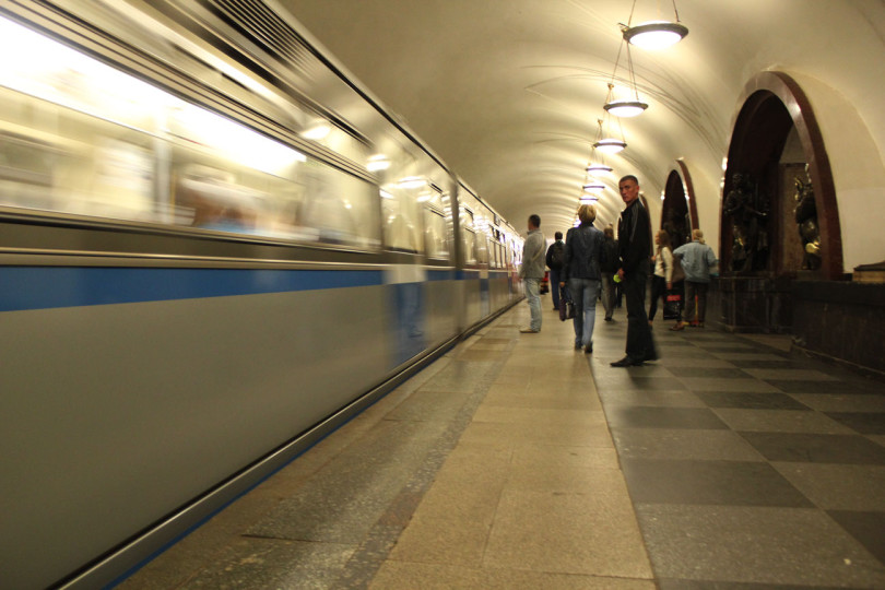 Metro wjazd pociąg Moskwa