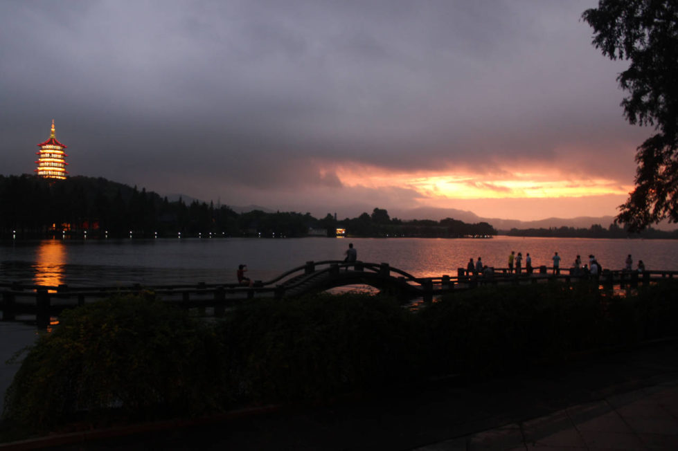 Озеро Сиху на закате